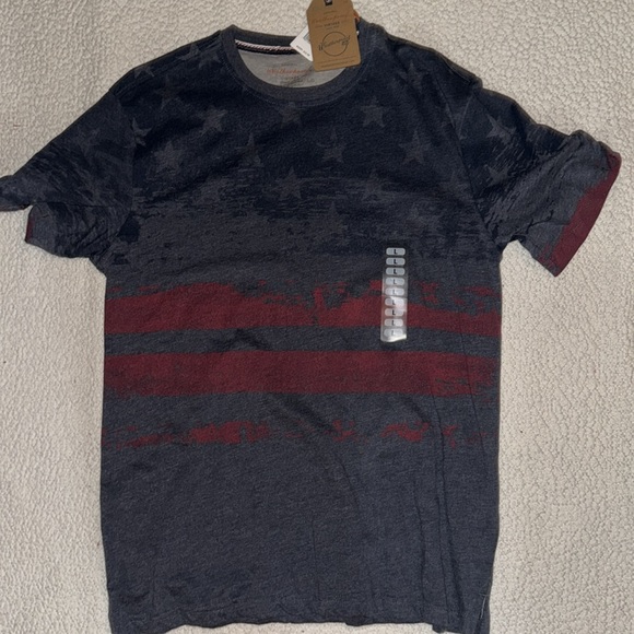 Nice T shirt - Picture 2 of 4